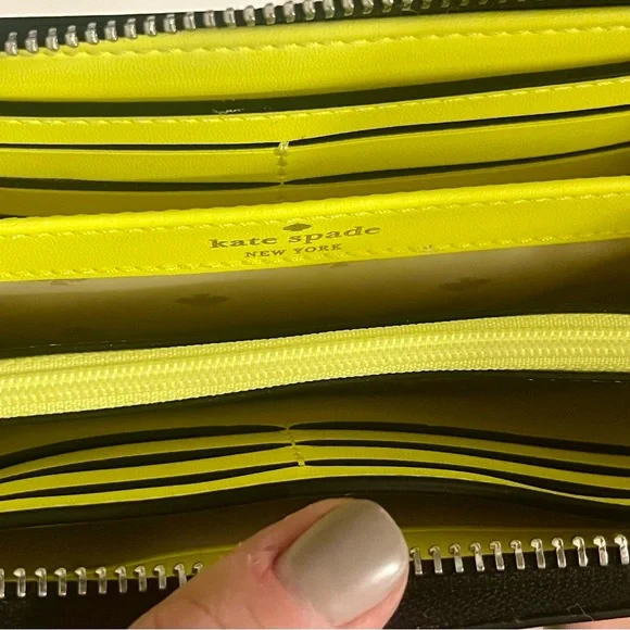 Kate Spade Black and White Geometric Wallet - Picture 4 of 4